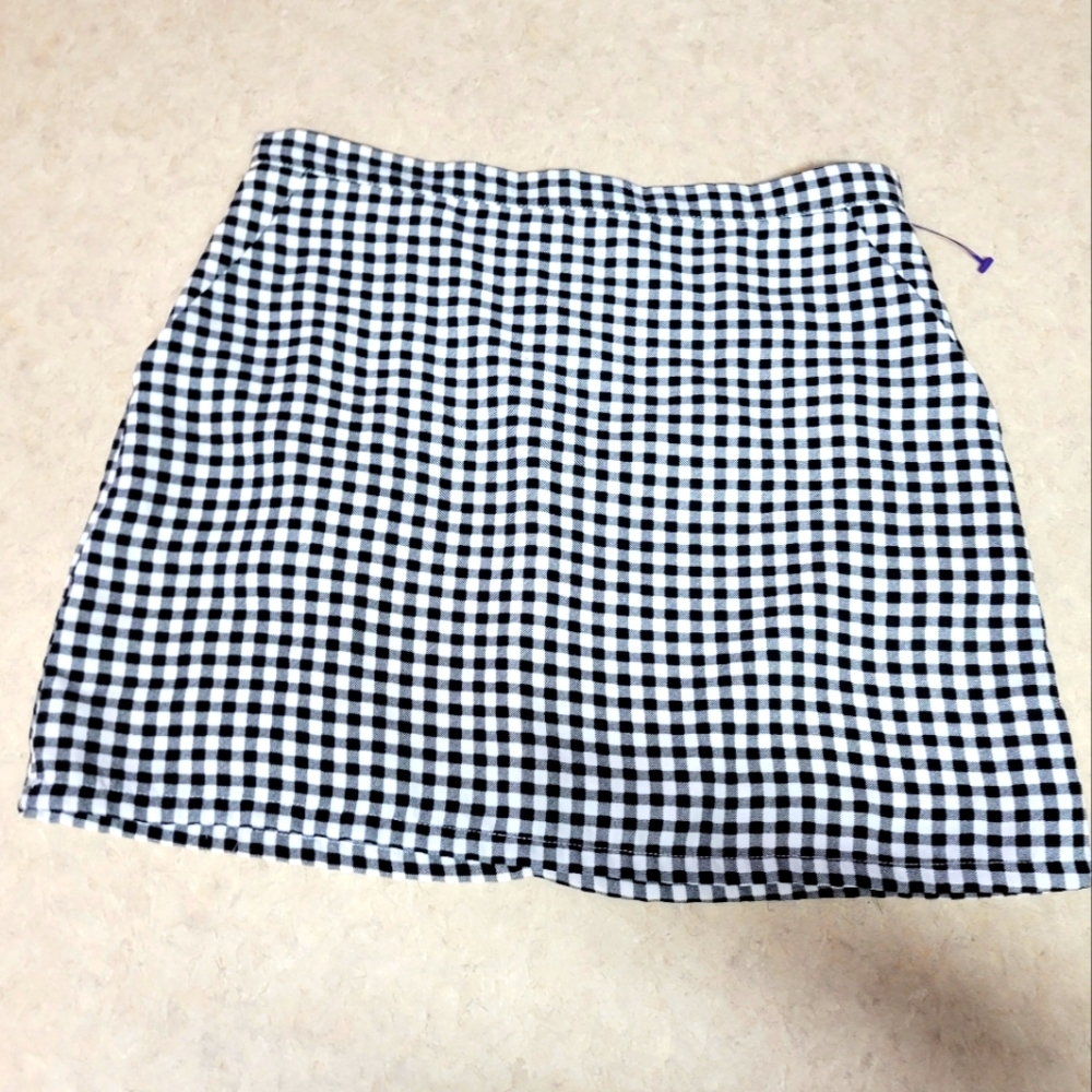 Forever 21 size 28 checked mini skirt soft cotton/spandex